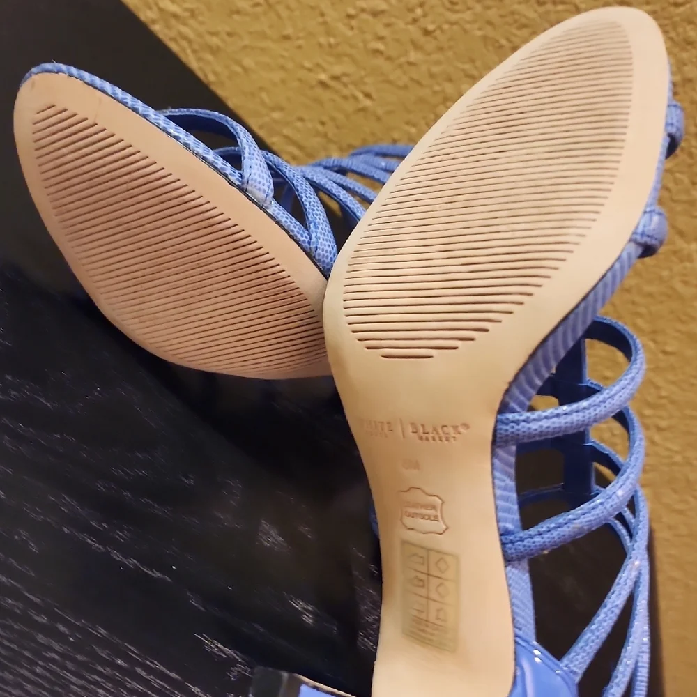 White House Black Market Blue Strappy Heels - Picture 4 of 8